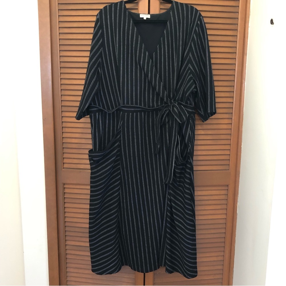 Kiyonna Harmony faux wrap dress black white stripes 4X plus size - Picture 3 of 12
